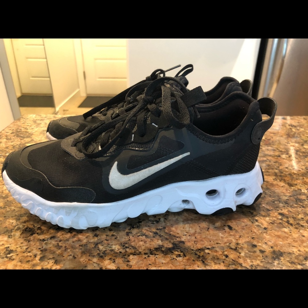 Nike React Art3mis Sneaker